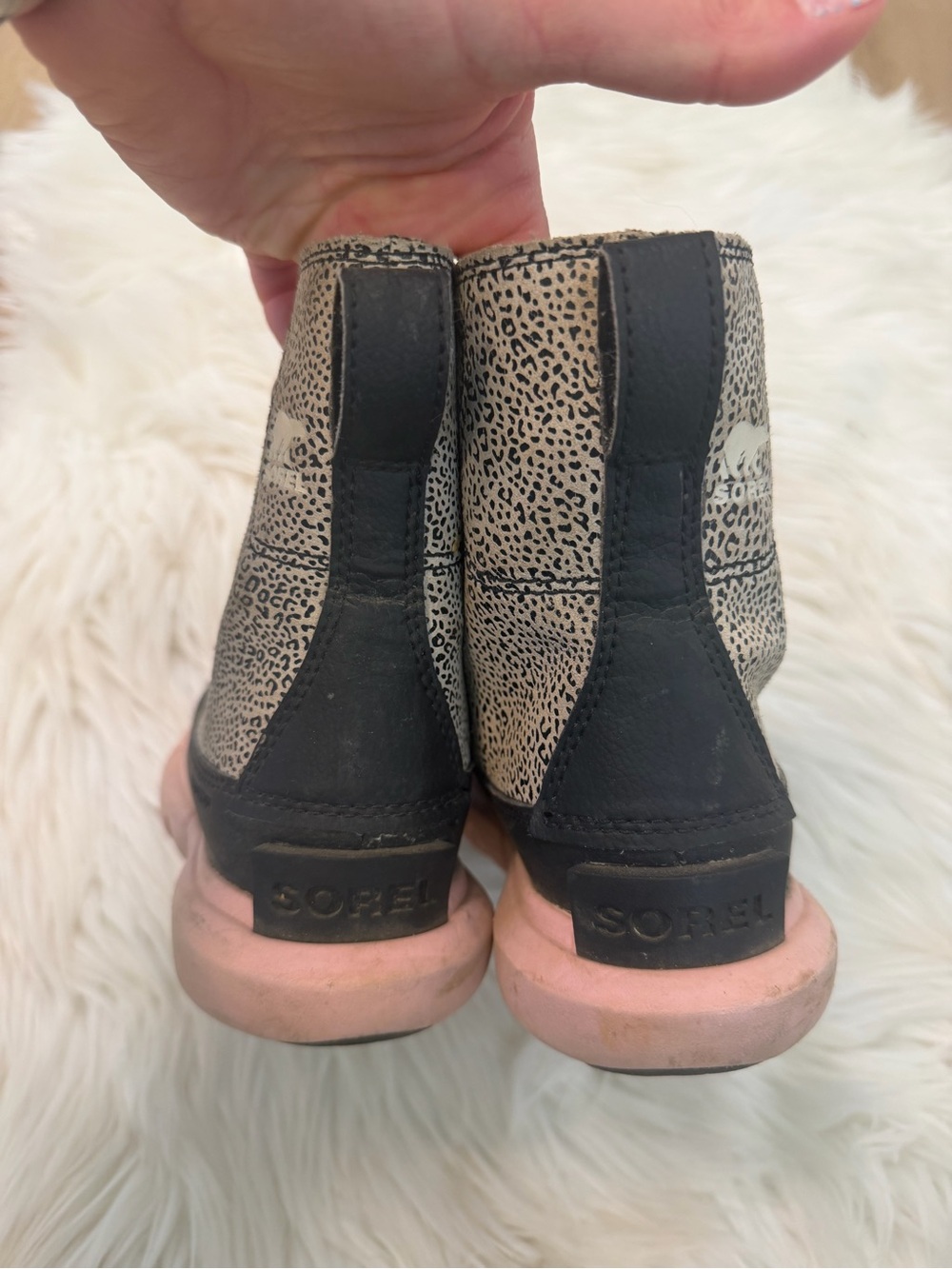 Sorel Kids Leopard-Print Snow Boots in Pink and Black Size 10C - Picture 3 of 4